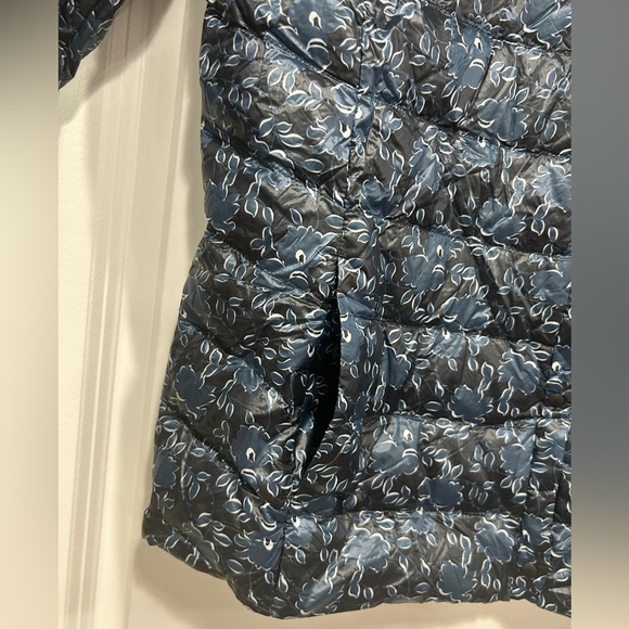 Uniglo Down Fill Jacket Black/Navy Size Large Ultra Light - Picture 3 of 5